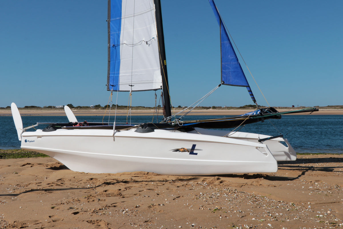 Les méthodes essentielles pour nettoyer efficacement une voile de voilier